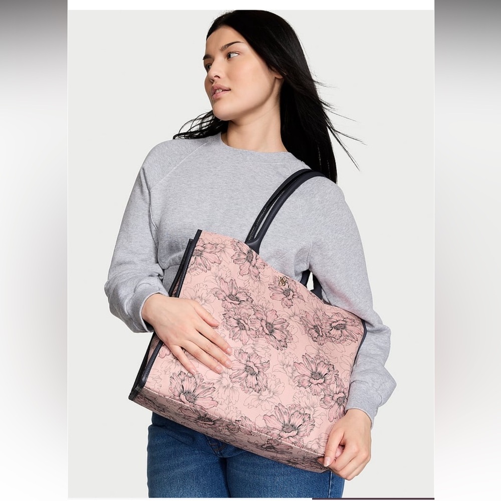 Victoria’s Secret floral tote - Picture 2 of 7